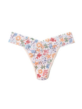 Load image into Gallery viewer, Hanky Panky O/S High/Original Rise Signature Lace Thong Prints
