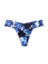Load image into Gallery viewer, Hanky Panky O/S High/Original Rise Signature Lace Thong Prints
