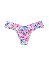 Load image into Gallery viewer, Hanky Panky O/S Low Rise Signature Lace Thong Prints
