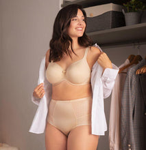 Load image into Gallery viewer, Ulla Meghan Moulded Smooth Foam Cup Underwire Bra (Bisque)
