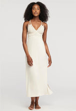 Load image into Gallery viewer, Fleur&#39;t SS22 Swan Modal Triangle Gown
