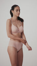 Load and play video in Gallery viewer, Prima Donna Twist Powder Rose East End Moulded Heart Shape Underwire Bra
